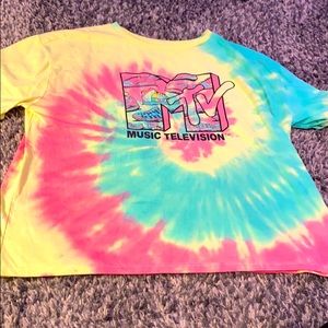 A cute mtv cropped shirt tie died brand new size L
